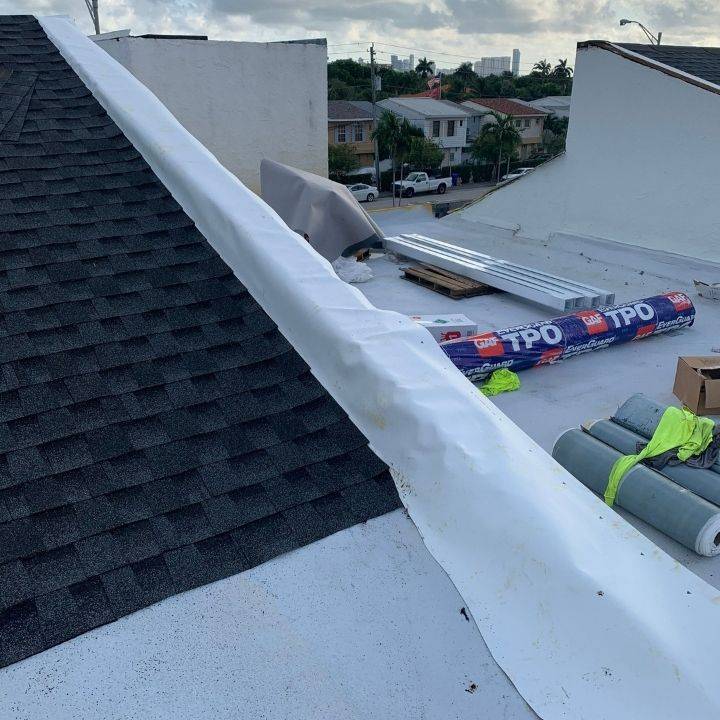 What Should You Expect During a Roof Inspection in Palm City?